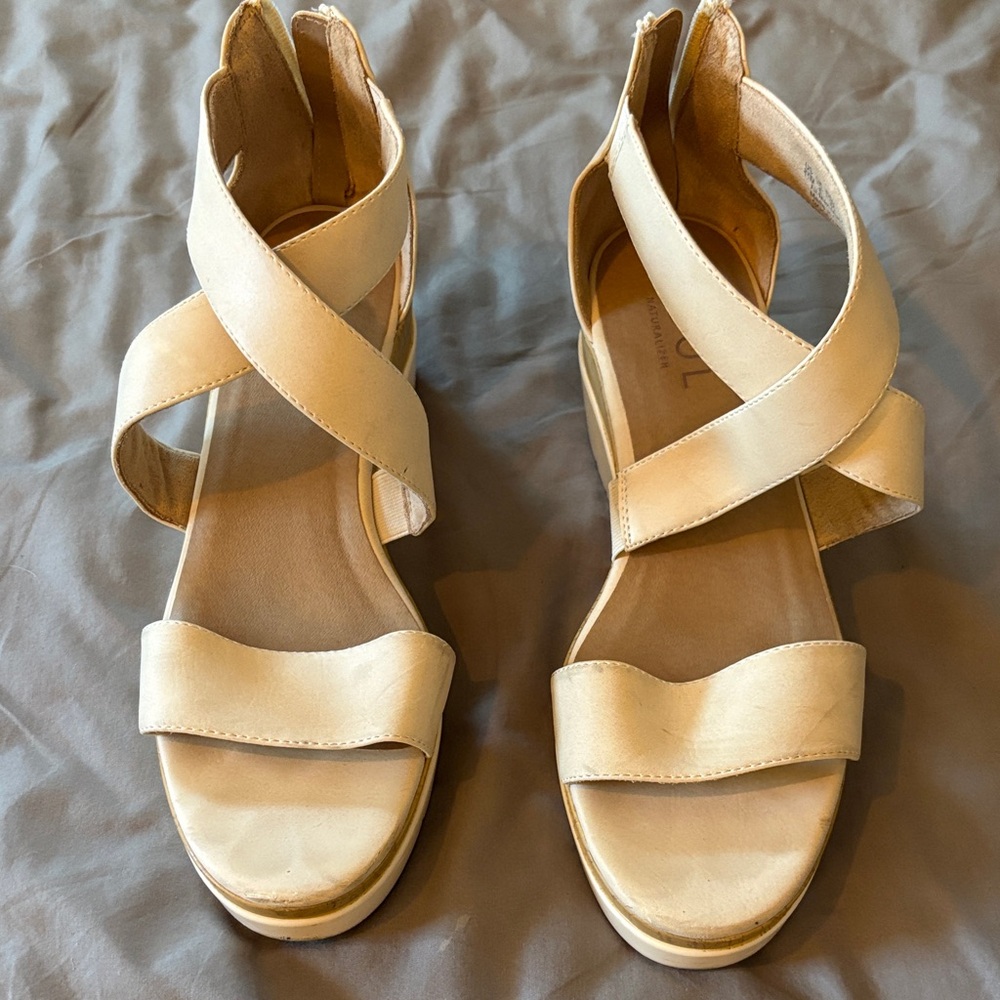 Naturalizer Cream Strappy Sandals